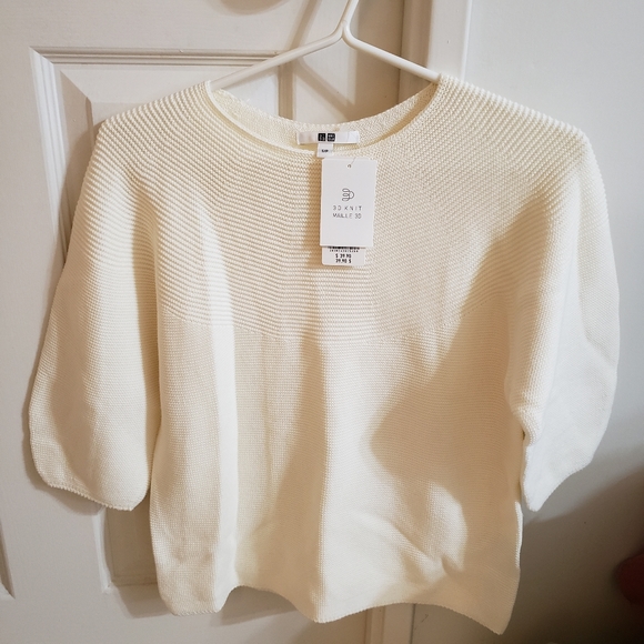 Uniqlo 3D Knit Sweater - Picture 2 of 6